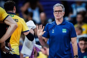 博鱼体育全站-关键时刻夏洛特黄蜂备战NBA总决赛，手感冰凉细节曝光，赛场秩序良好，临场指挥获称赞