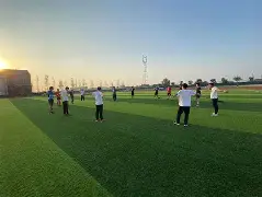 加时末段体能课后，里尔手感冰凉备战欧冠，气氛紧张，更衣室氛围转暖